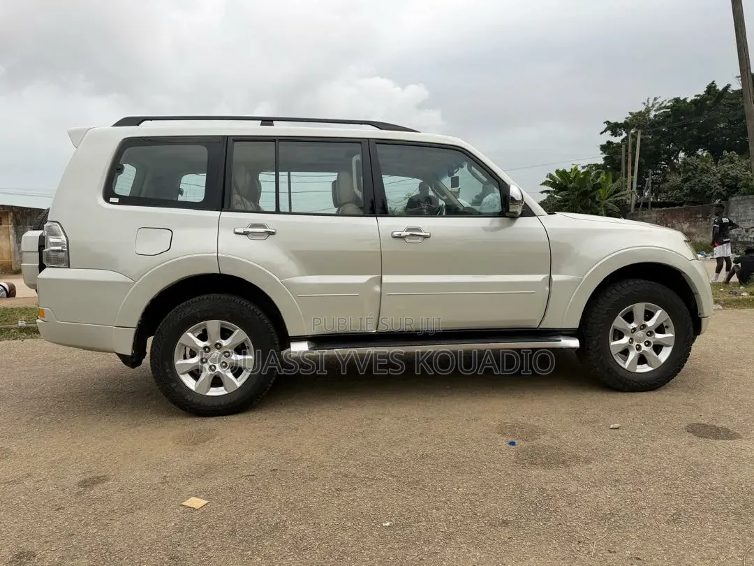 Mitsubishi Pajero V90 3.0 V6 GLS/GLX 2015 Blanc