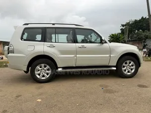 Mitsubishi Pajero V90 3.0 V6 GLS/GLX 2015 Blanc