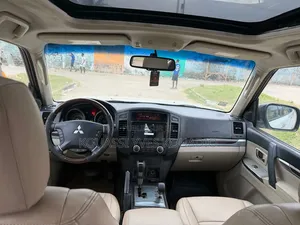 Mitsubishi Pajero V90 3.0 V6 GLS/GLX 2015 Blanc