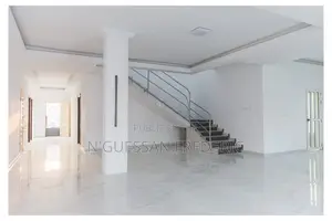 5chbre Duplex dans Duplex 7 Pièces Avec, Grand-Bassam à Vendre