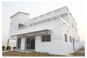 5chbre Duplex dans Duplex 7 Pièces Avec, Grand-Bassam à Vendre