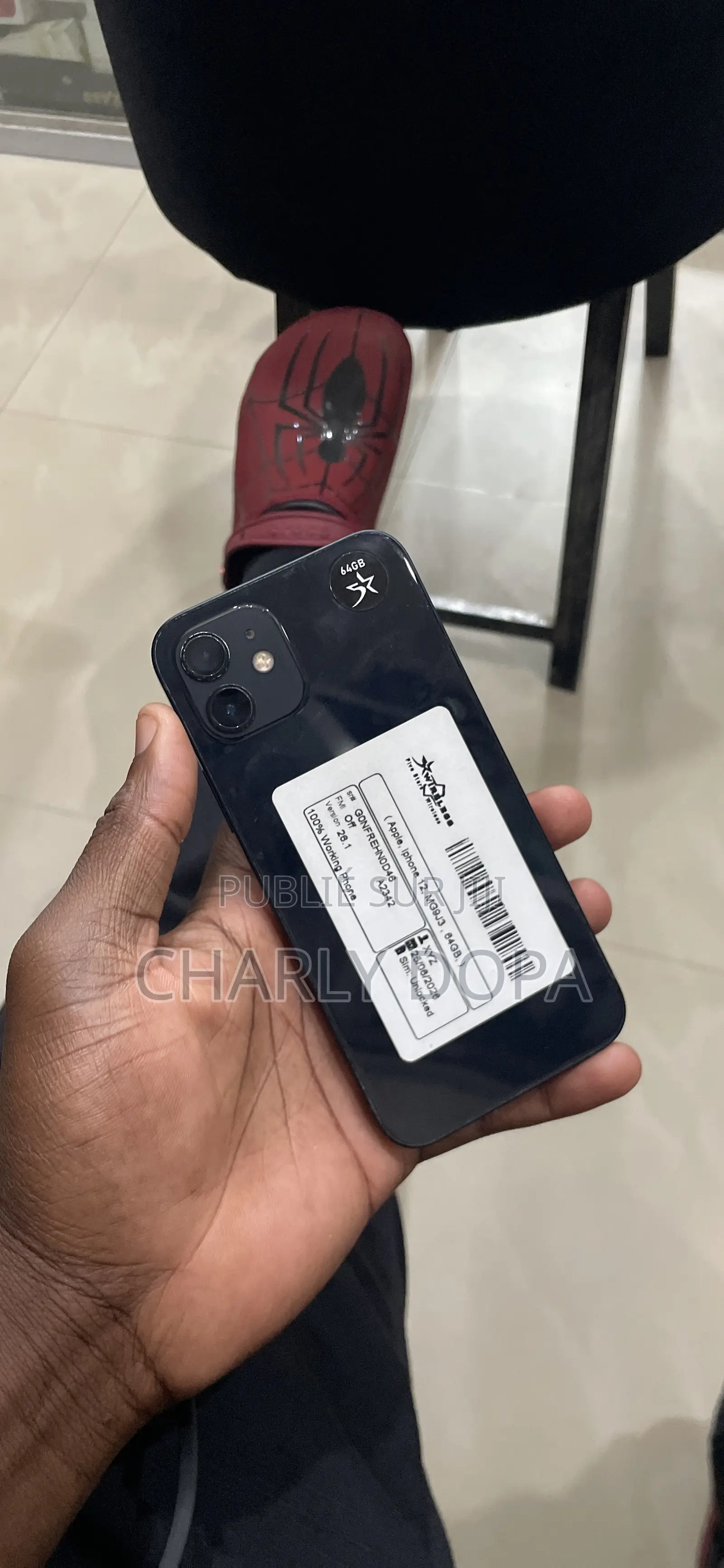 Apple iPhone 12 64 GB Noir