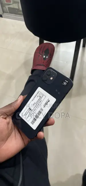 Apple iPhone 12 64 GB Noir