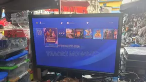 Ps4 Craquer, Quasi Neuf Avec 2 Manette, 10 Jeux