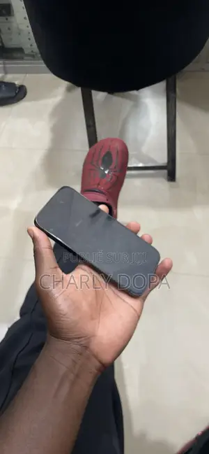 Apple iPhone 15 Pro 128 GB Noir