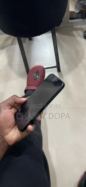 Apple iPhone 16 128 GB Noir