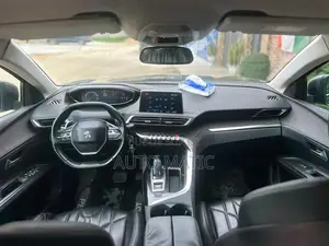 Peugeot 3008 2018 Gris