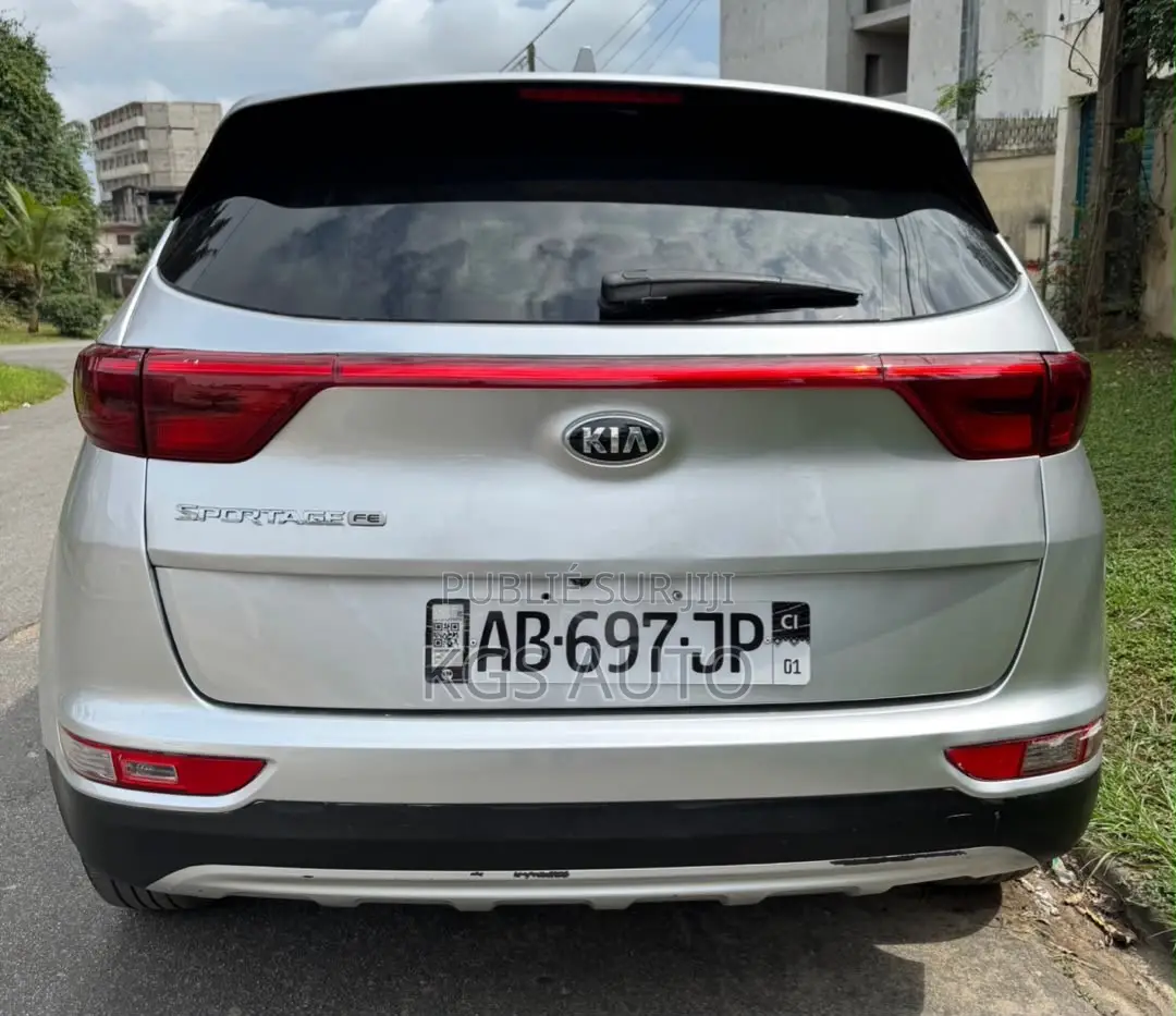 Kia Sportage LX 2021 Gris
