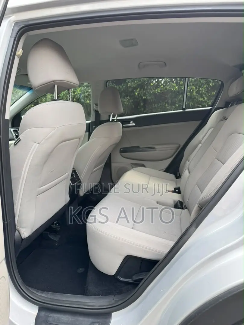Kia Sportage LX 2021 Gris