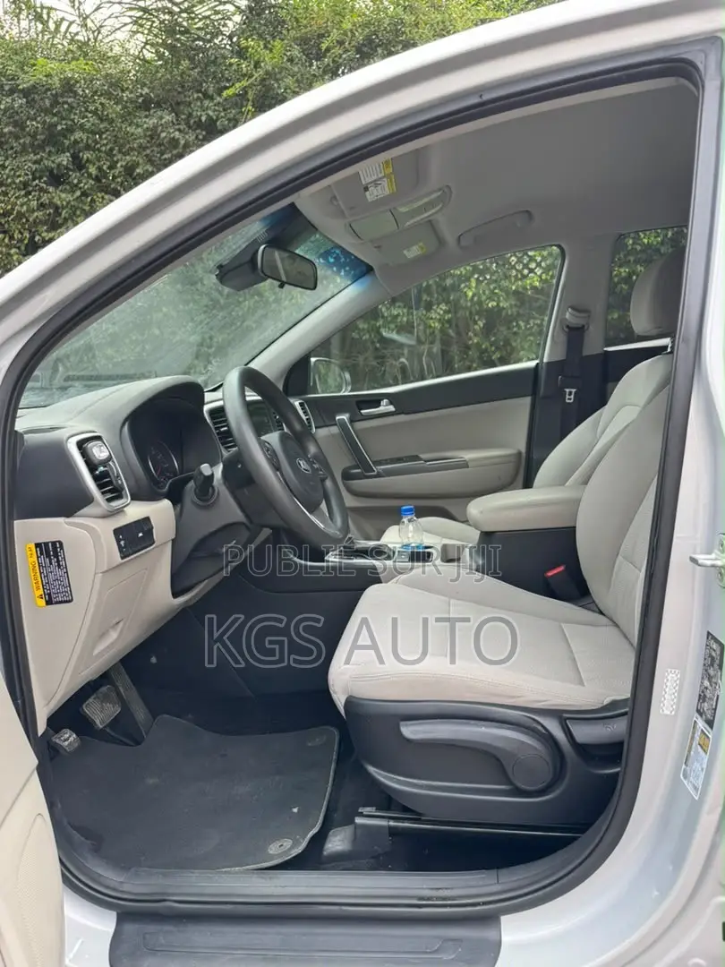 Kia Sportage LX 2021 Gris