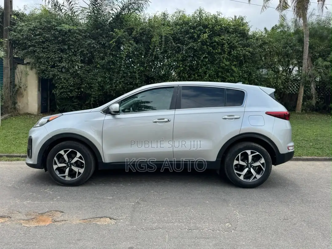 Kia Sportage LX 2021 Gris