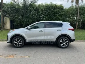 Kia Sportage LX 2021 Gris