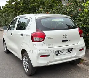 Toyota Vitz 1.0 FWD 5dr 2020 Blanc