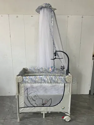 Lit De Bébé