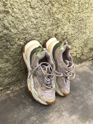 Chaussures Friperie en Très Bonne État