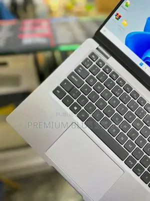 Nouveau Dell Latitude 5320 16GB Intel Core i5 SSD 256GB