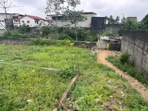 Un Terrain De 1400 M2 en Vente À Angre 8e Tranche