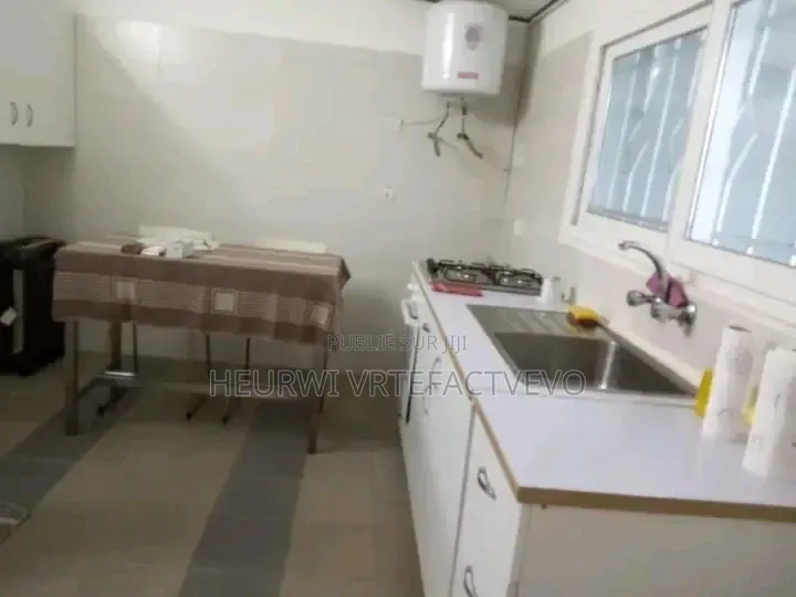 5chbre Villa dans Villa 5 Pièces à Vendre