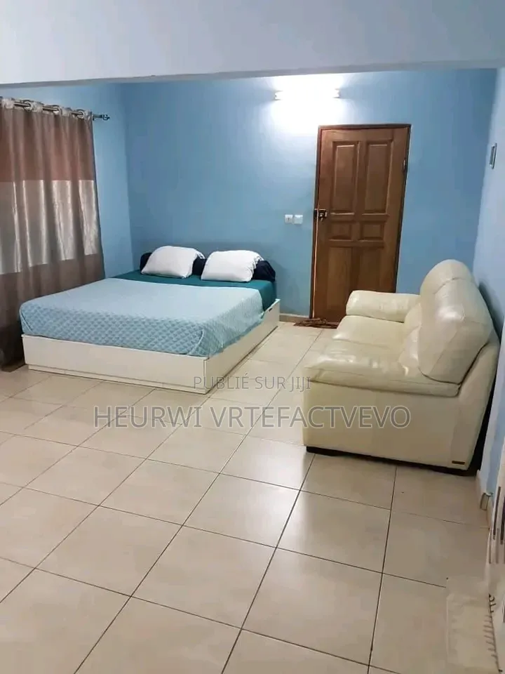 5chbre Villa dans Villa 5 Pièces à Vendre