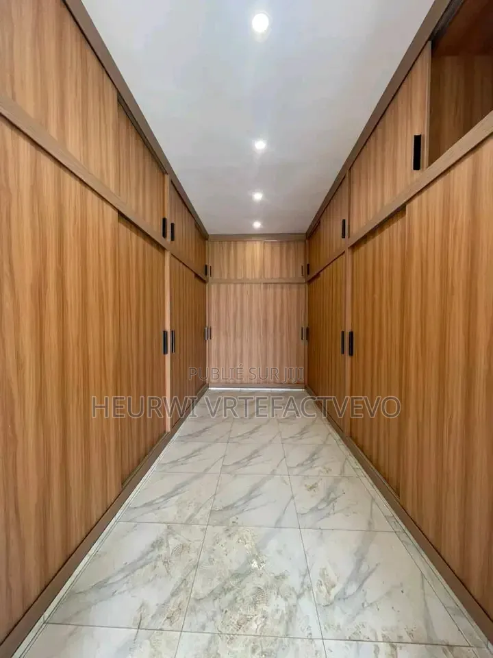 9chbre Duplex dans Rivera Faya Jules, Grand-Bassam à Vendre