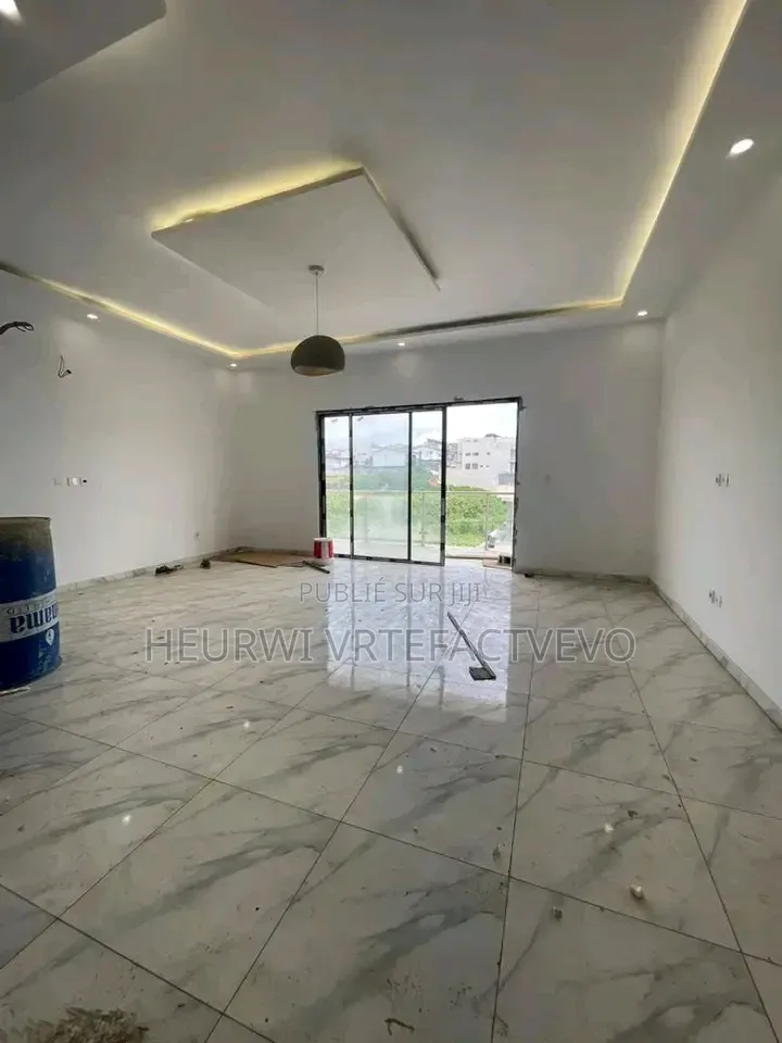 9chbre Duplex dans Rivera Faya Jules, Grand-Bassam à Vendre