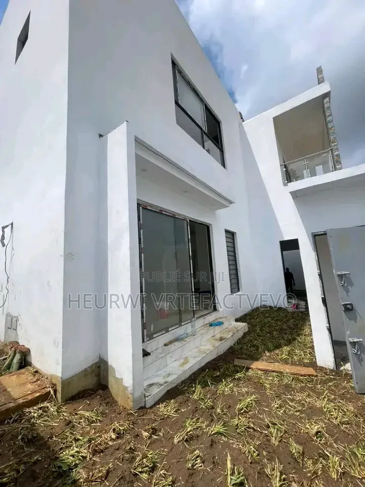 9chbre Duplex dans Rivera Faya Jules, Grand-Bassam à Vendre