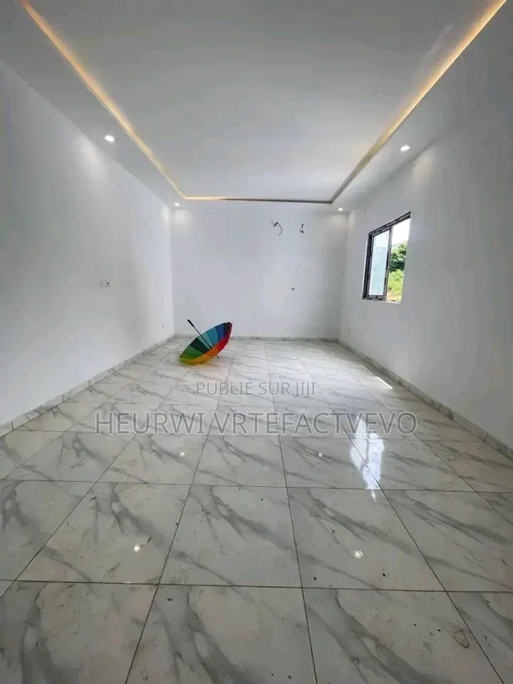 9chbre Duplex dans Rivera Faya Jules, Grand-Bassam à Vendre