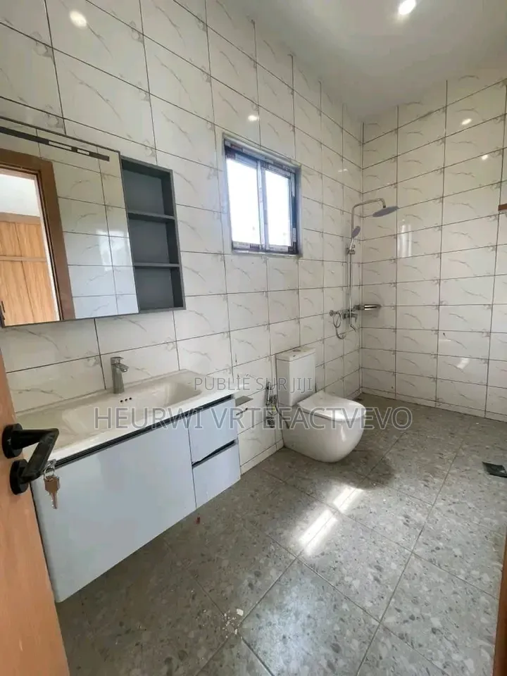 9chbre Duplex dans Rivera Faya Jules, Grand-Bassam à Vendre