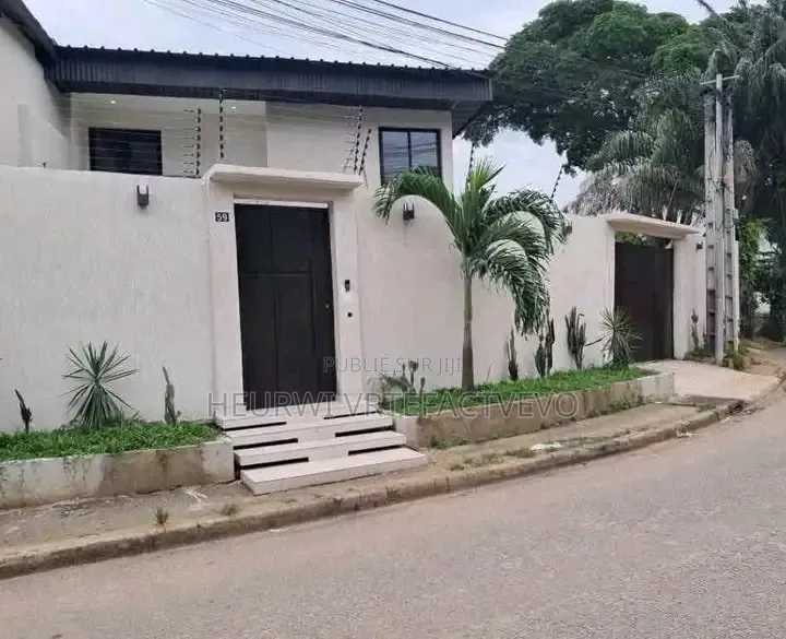 4chbre Duplex dans 2 Plateau Ena, Cocody à Vendre