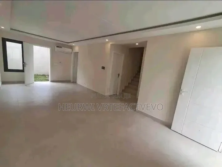 4chbre Duplex dans 2 Plateau Ena, Cocody à Vendre