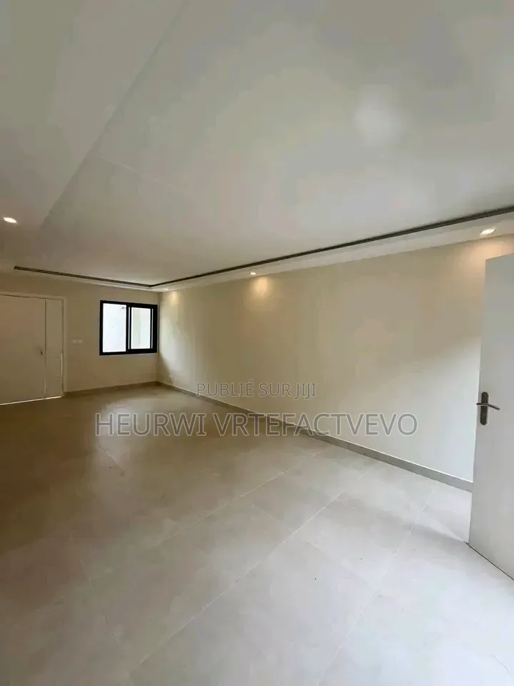 4chbre Duplex dans 2 Plateau Ena, Cocody à Vendre