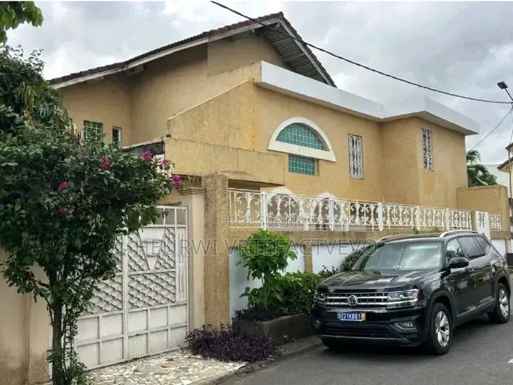 4chbre Duplex dans Cité Arcade, Cocody à Vendre