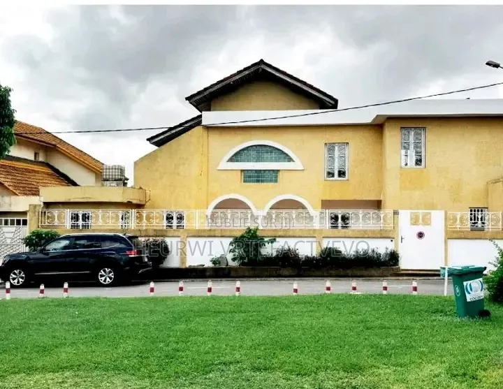 4chbre Duplex dans Cité Arcade, Cocody à Vendre