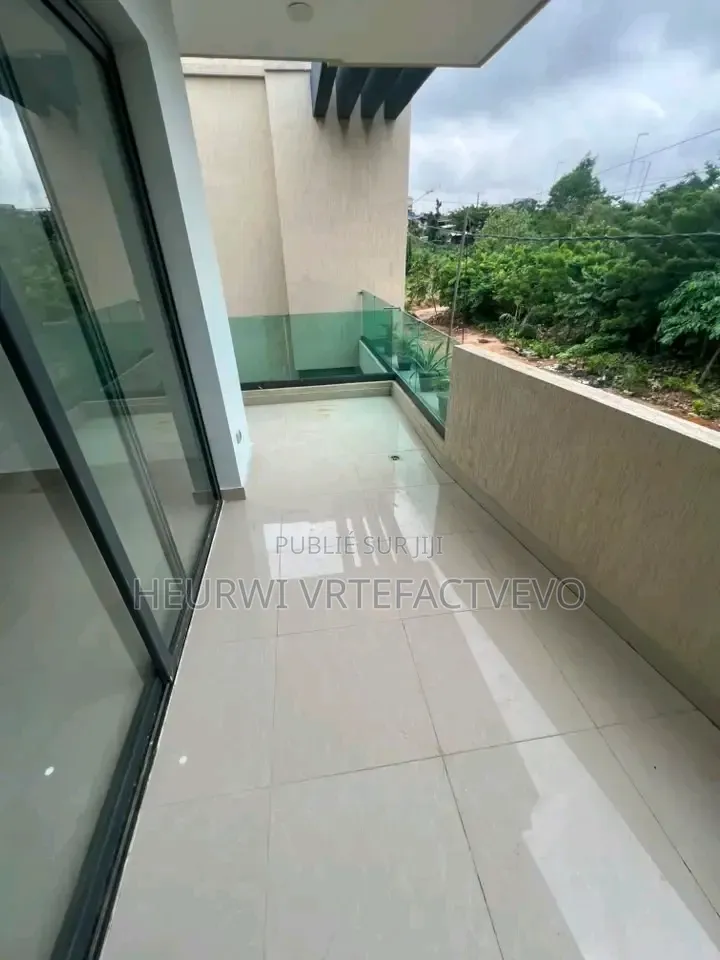 6chbre Duplex dans Free World, Bingerville à Vendre
