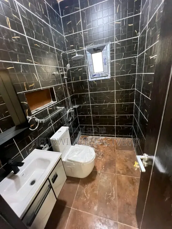 6chbre Duplex dans Free World, Bingerville à Vendre