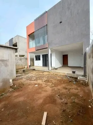 5chbre Duplex dans Bingerville à Vendre