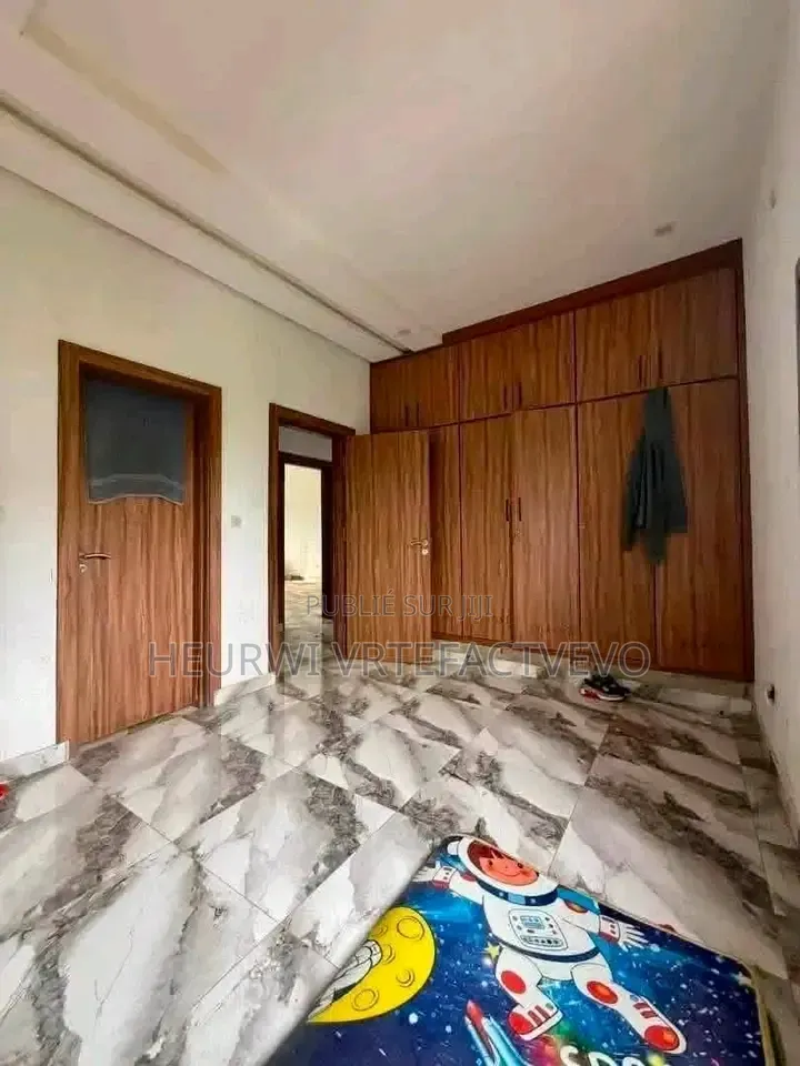 5chbre Duplex dans Bingerville à Vendre