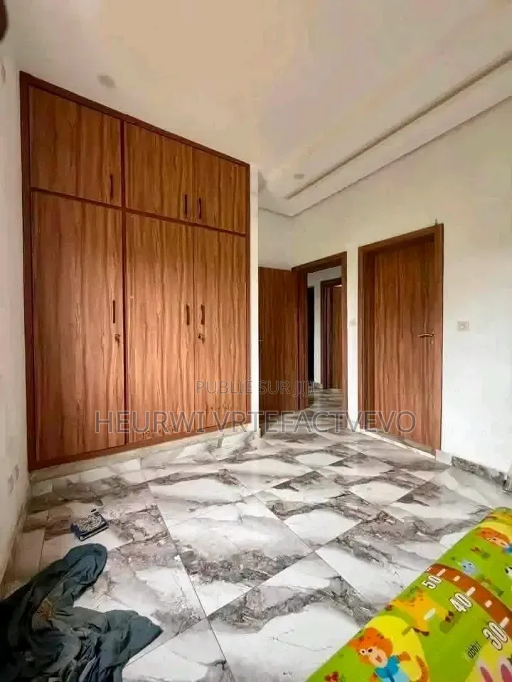 5chbre Duplex dans Bingerville à Vendre