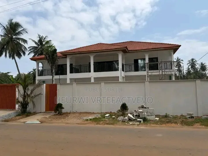 9chbre Duplex dans Yozalem, Grand-Bassam à Vendre