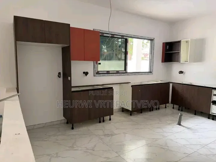 9chbre Duplex dans Yozalem, Grand-Bassam à Vendre