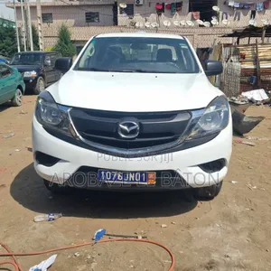 Mazda BT-50 2018 Blanc cassé