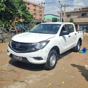 Mazda BT-50 2018 Blanc cassé