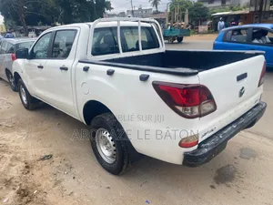 Mazda BT-50 2018 Blanc cassé