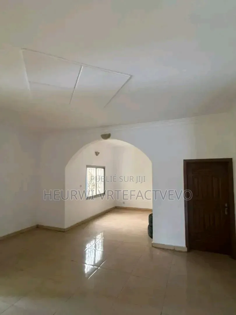 12chbre Duplex dans Angre Star 9, Cocody à Vendre