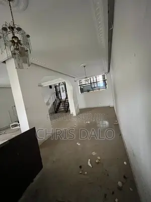 3chbre Duplex dans Fabio, Cocody à Louer