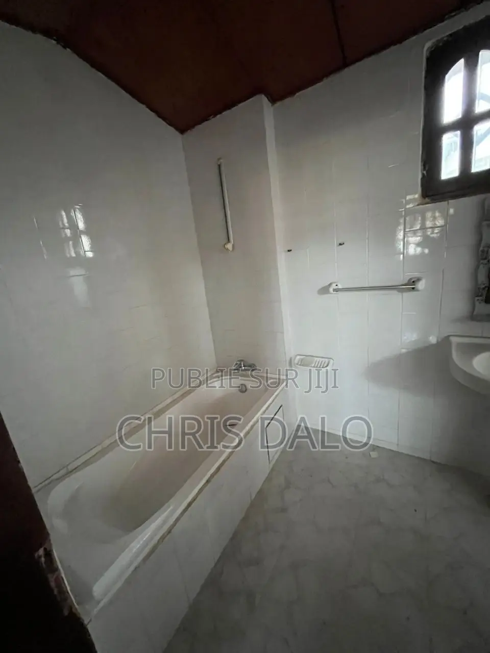 3chbre Duplex dans Fabio, Cocody à Louer