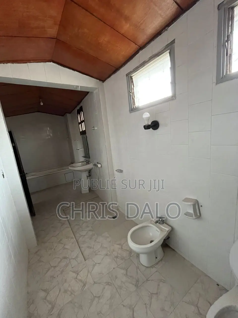 3chbre Duplex dans Fabio, Cocody à Louer