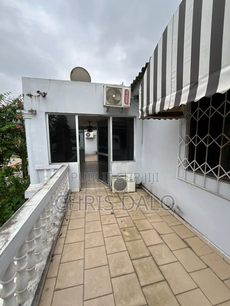 3chbre Duplex dans Fabio, Cocody à Louer