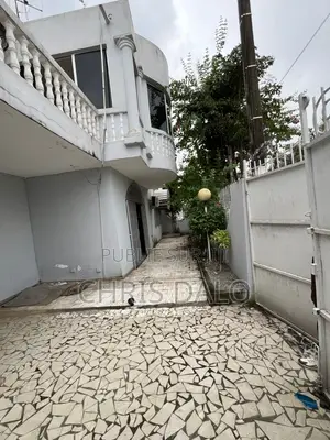 3chbre Duplex dans Fabio, Cocody à Louer