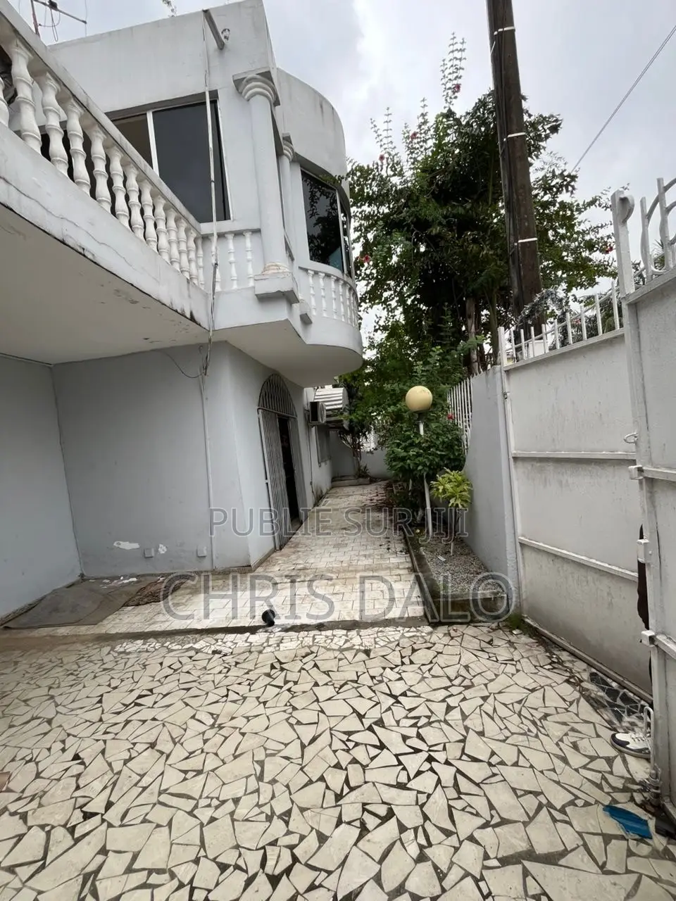 3chbre Duplex dans Fabio, Cocody à Louer